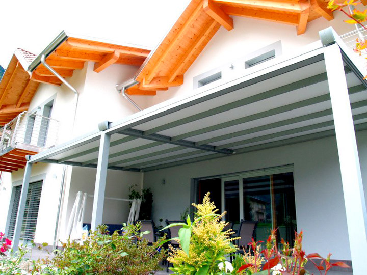 Pergola, pergolato, veranda, tettoia, pergotenda in alluminio con tetto apribile
