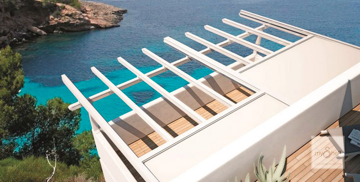 Pergola in alluminio con arcarecci portanti e copertura mobile