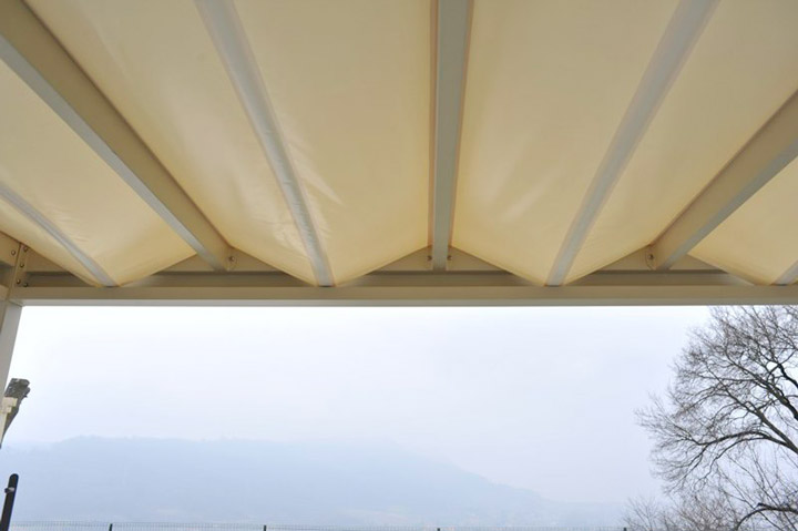 pergola-acciaio-tetto-fisso-telo-pvc-1