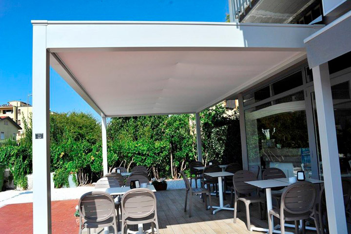 pergola-acciaio-tetto-fisso-telo-pvc