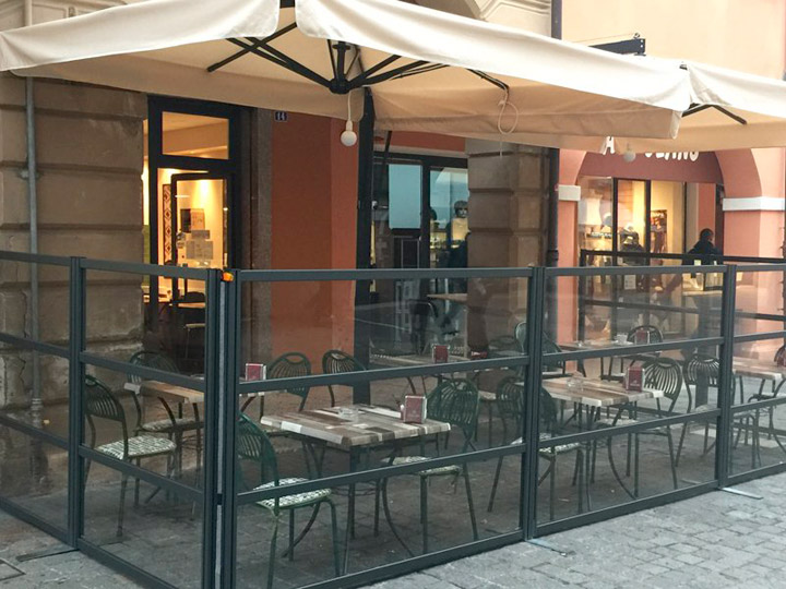 Paravento vetro/alluminio per dehor, locali, bar, ristoranti, gelaterie, birrerie