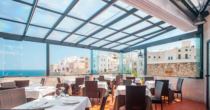 pergola veranda in alluminio con tetto mobile in vetro, policarbonato o cieco