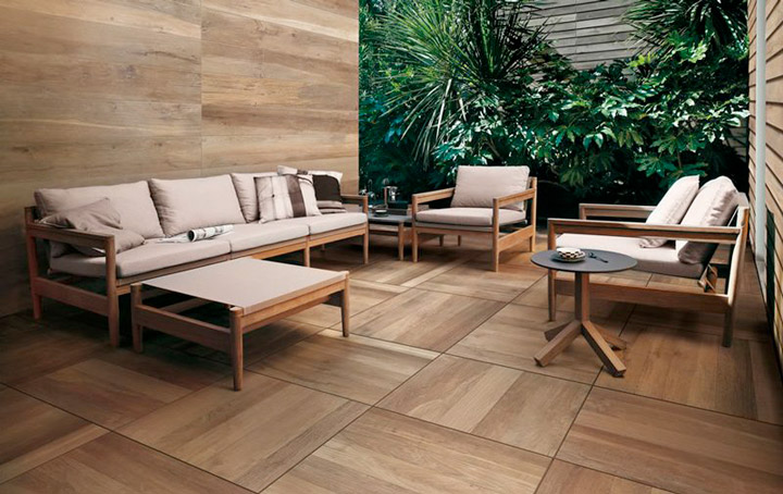 Piastrelle per esterni in gres porcellanato effetto legno, spessore 2 centimetri di Kronos Ceramiche