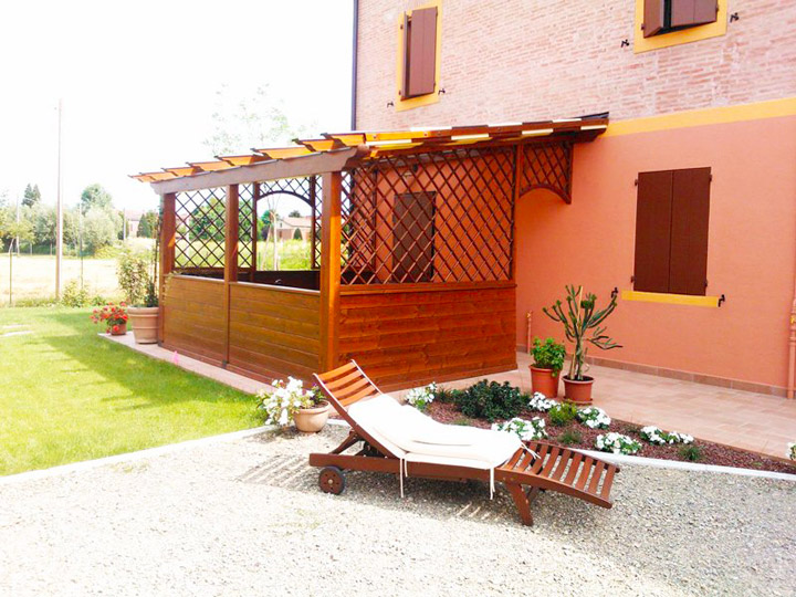 Tettoia porticato in legno a pergola