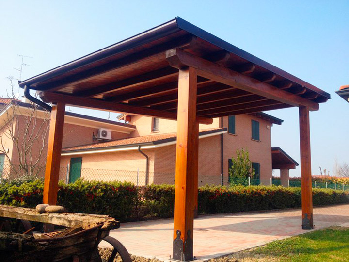 Tettoia porticato in legno a pergola