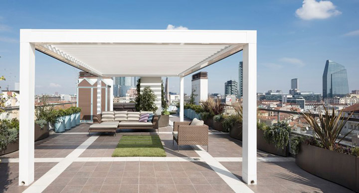 Pergola bioclimatica Vision di Pratic con lamelle frangisole