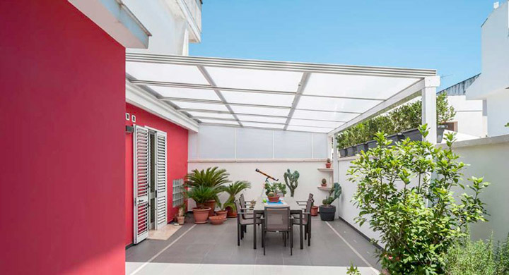 pergola veranda in alluminio con tetto mobile in vetro, policarbonato o cieco