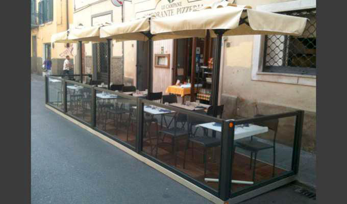 Paravento vetro/alluminio per dehor, locali, bar, ristoranti, gelaterie, birrerie