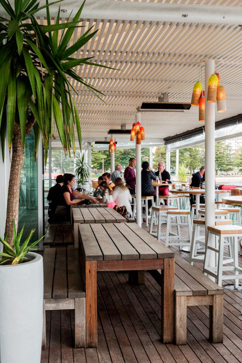 Riscaldatore-elettrico-esterno-per-dehor-plateatico-veranda-patio-bar-locale-ristorante