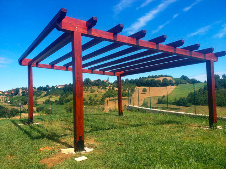 Tettoia porticato in legno a pergola