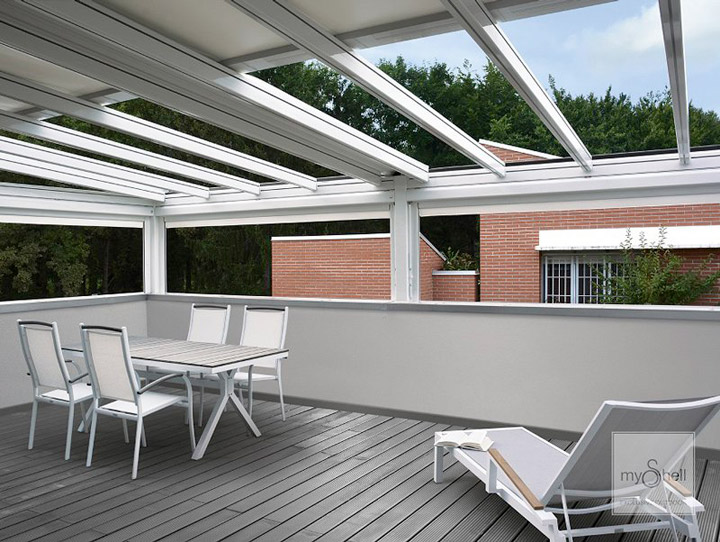 Pergola in alluminio con arcarecci portanti e copertura mobile