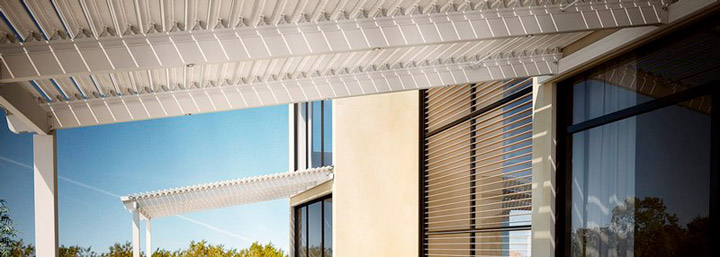 pergola con lamelle frangisole orientabili