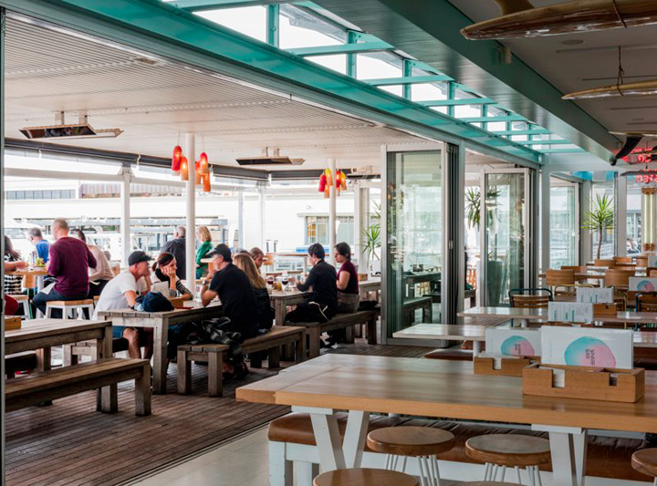 Riscaldatore-elettrico-esterno-per-dehor-plateatico-veranda-patio-bar-locale-ristorante