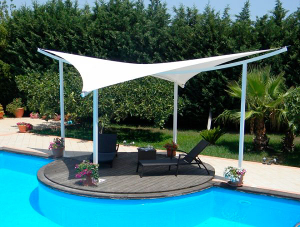 Vela ombreggiante con struttura in acciaio