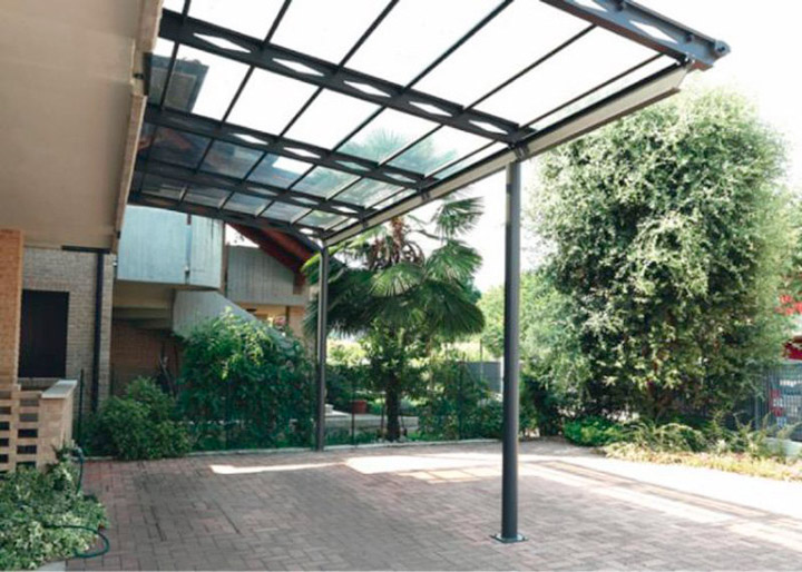 Pergola Allupergola di Vitrum in alluminio e tetto in policarbonato