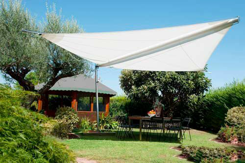 LIBERA: VELA OMBREGGIANTE ORIENTABILE A 360&deg; CON TECNOLOGIA NAUTICA