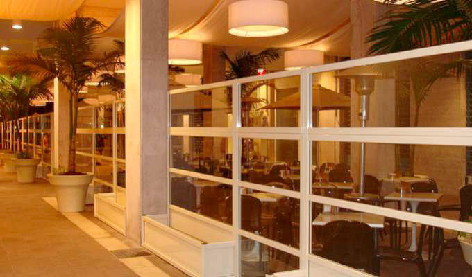Paravento vetro/alluminio per dehor, locali, bar, ristoranti, gelaterie, birrerie