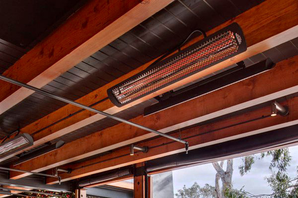 Riscaldatore-elettrico-esterno-per-dehor-plateatico-veranda-patio-bar-locale-ristorante